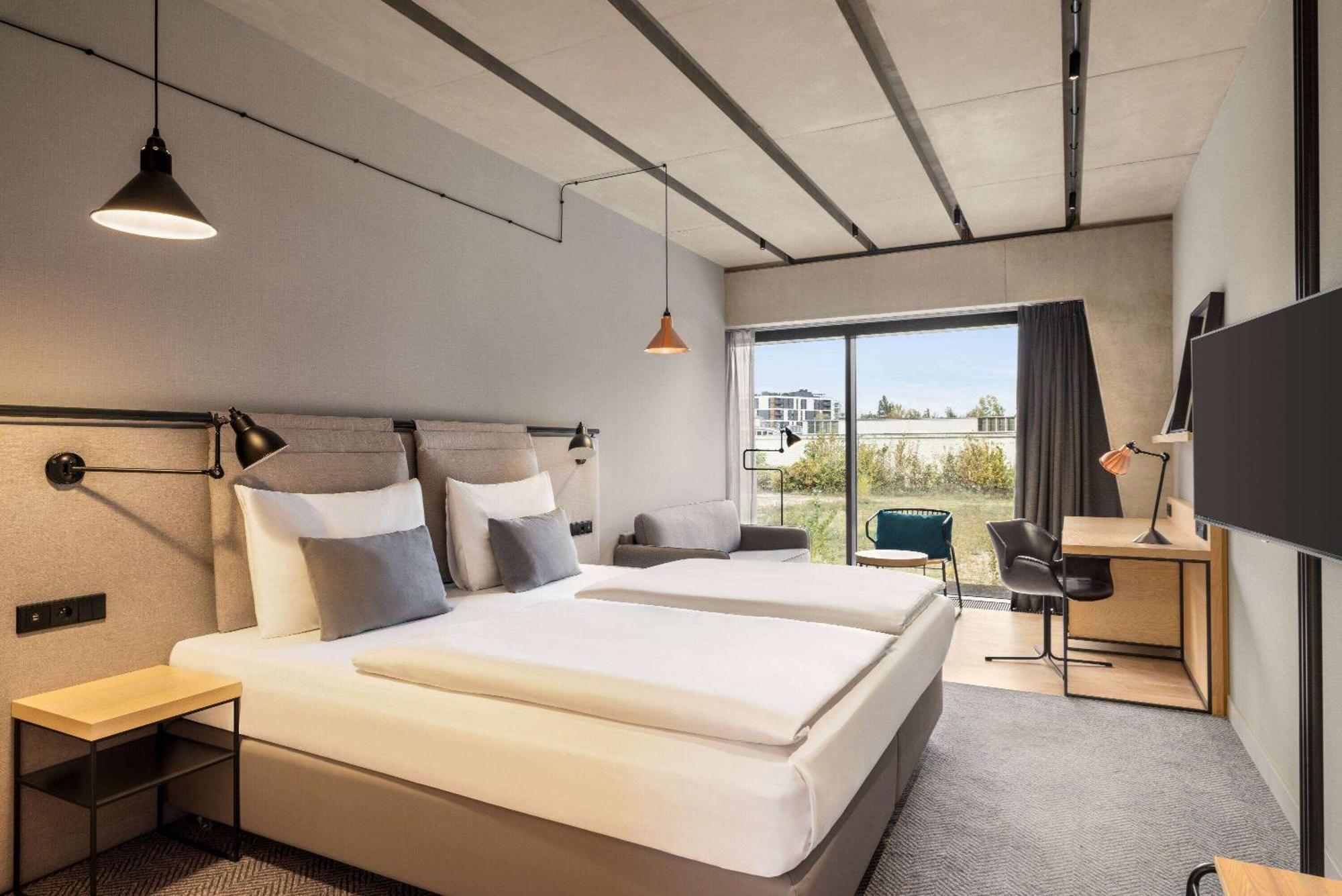 Vienna House By Wyndham Mokotow Airport Hotel 4*